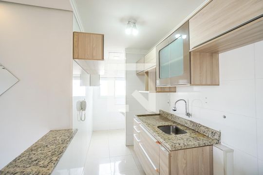 Cozinha de apartamento para alugar com 2 quartos, 50m² em Vila Moreira, São Paulo