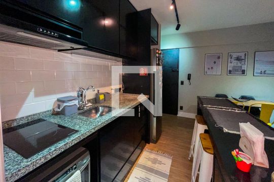 Cozinha de apartamento para alugar com 1 quarto, 36m² em Sumarezinho, São Paulo