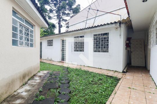 Área externa de casa à venda com 3 quartos, 170m² em Jardim das Américas, Curitiba