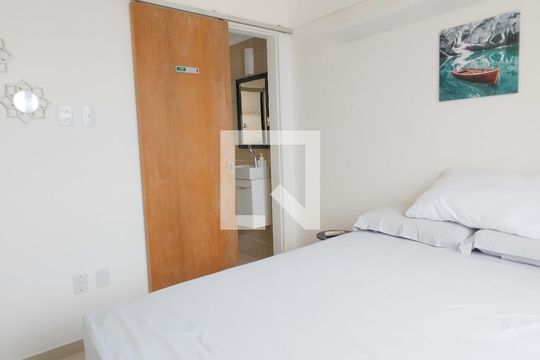 Quarto de apartamento para alugar com 1 quarto, 42m² em Costa Azul, Salvador