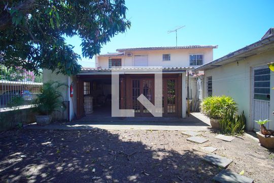 Quintal de casa à venda com 4 quartos, 280m² em Scharlau, São Leopoldo