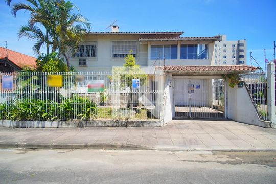 Fachada de casa à venda com 4 quartos, 280m² em Scharlau, São Leopoldo