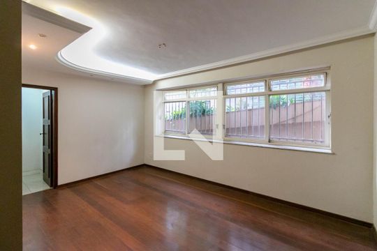 Apartamento para alugar com 4 quartos, 160m² em Santo Antônio, Belo Horizonte