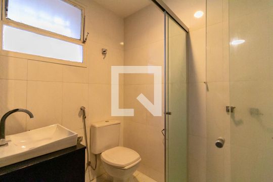 Banheiro da Suíte de apartamento para alugar com 4 quartos, 160m² em Santo Antônio, Belo Horizonte