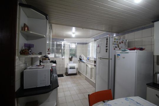 Cozinha de casa à venda com 5 quartos, 180m² em Nossa Senhora das Gracas, Canoas