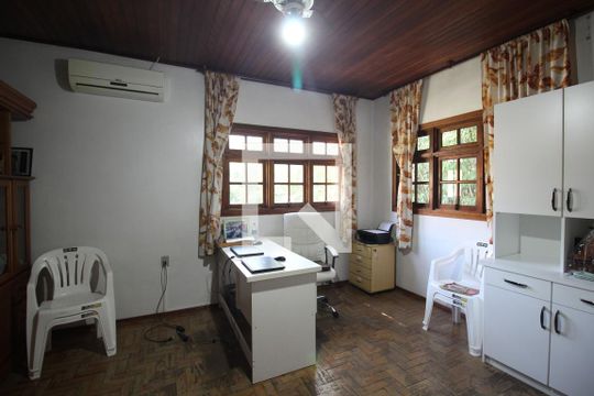 Quarto 1 de casa à venda com 5 quartos, 180m² em Nossa Senhora das Gracas, Canoas