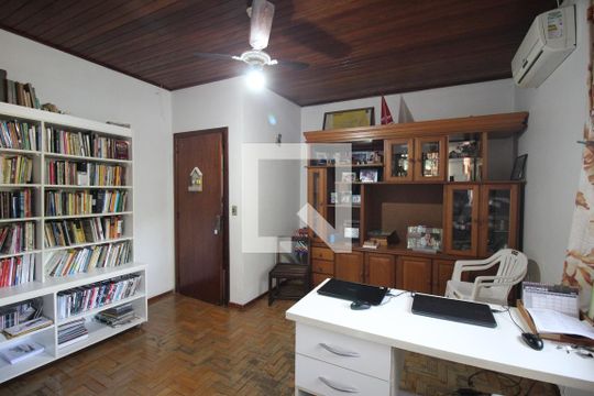 Quarto 1 de casa à venda com 5 quartos, 180m² em Nossa Senhora das Gracas, Canoas