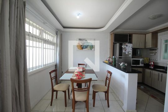 Sala de casa à venda com 2 quartos, 105m² em Harmonia, Canoas