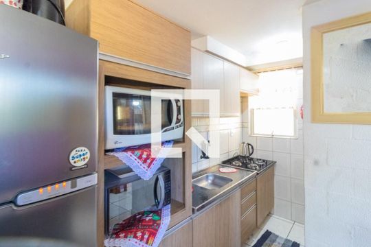 Sala/cozinha de apartamento à venda com 2 quartos, 48m² em Olaria, Canoas