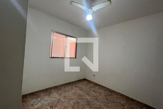 Quarto de kitnet/studio para alugar com 1 quarto, 15m² em Parque das Paineiras, São Paulo