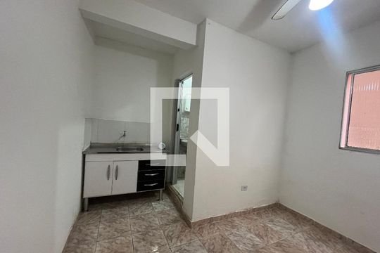 Studio de kitnet/studio para alugar com 1 quarto, 15m² em Parque das Paineiras, São Paulo