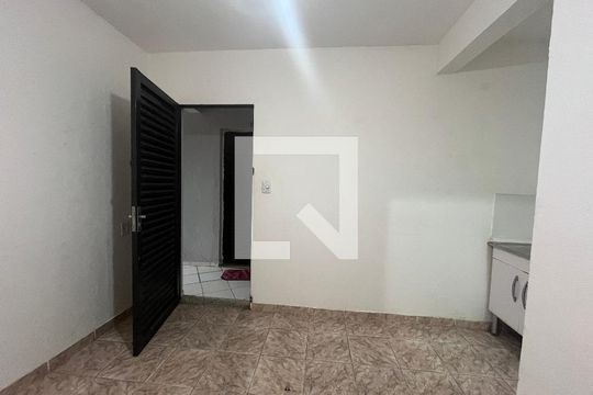 Studio de kitnet/studio para alugar com 1 quarto, 15m² em Parque das Paineiras, São Paulo