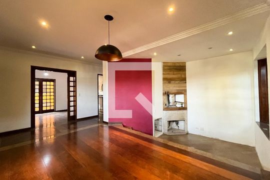 Casa à venda com 3 quartos, 180m² em Planalto Paulista, São Paulo
