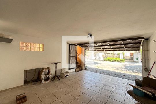 Garagem de casa à venda com 3 quartos, 180m² em Planalto Paulista, São Paulo