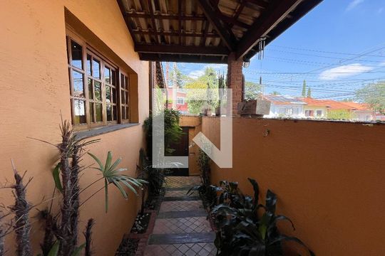 Entrada de casa à venda com 3 quartos, 180m² em Planalto Paulista, São Paulo