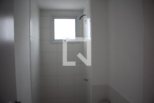 Banheiro de apartamento à venda com 2 quartos, 50m² em Jardim Riacho das Pedras, Contagem