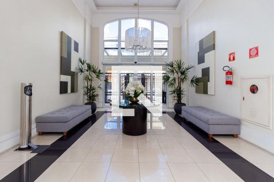 hall de Entrada de apartamento à venda com 2 quartos, 66m² em Vila Bertioga, São Paulo