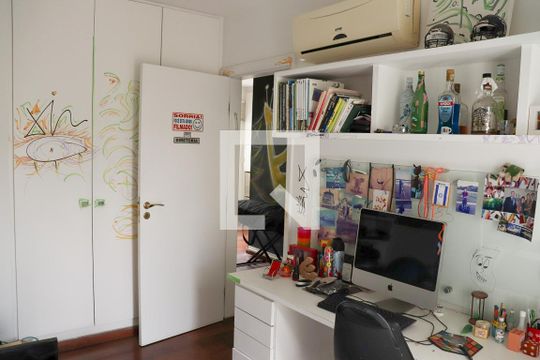 Quarto de casa de condomínio à venda com 5 quartos, 720m² em Morumbi, São Paulo