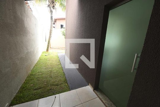Área de Serviço de casa de condomínio para alugar com 3 quartos, 90m² em Jardim Imperial, Aparecida de Goiânia