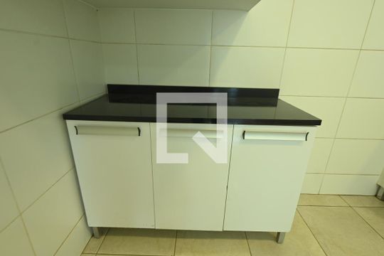 Cozinha de casa de condomínio para alugar com 3 quartos, 90m² em Jardim Imperial, Aparecida de Goiânia