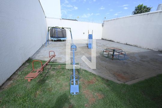 Área comum de casa de condomínio para alugar com 3 quartos, 90m² em Jardim Imperial, Aparecida de Goiânia