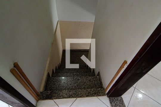 escada de casa à venda com 3 quartos, 110m² em Taquara, Rio de Janeiro