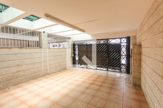 Garagem de casa à venda com 3 quartos, 170m² em Limão, São Paulo