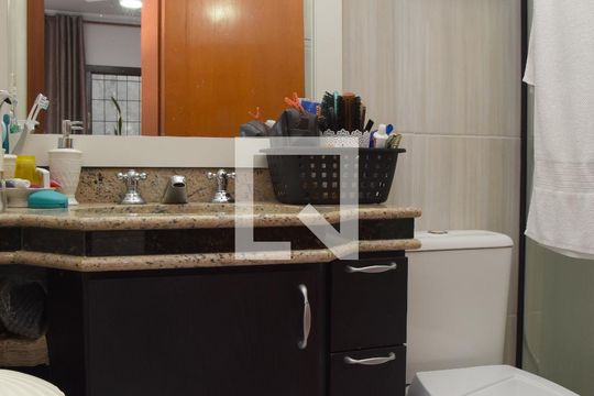 Banheiro da Suíte de casa à venda com 3 quartos, 127m² em Jardim Sabará, São Paulo