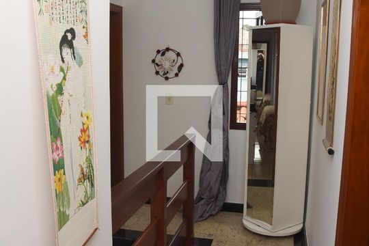 Corredor de casa à venda com 3 quartos, 127m² em Jardim Sabará, São Paulo