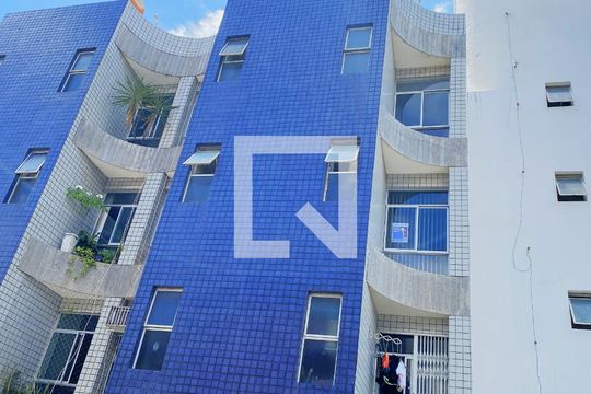 Fachada de apartamento para alugar com 1 quarto, 46m² em Amaralina, Salvador