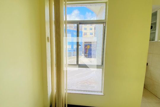 Sala de apartamento para alugar com 1 quarto, 46m² em Amaralina, Salvador