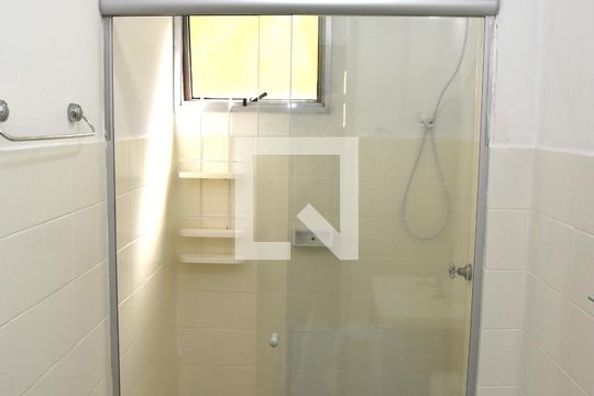 Banheiro de apartamento para alugar com 2 quartos, 45m² em Americanópolis, São Paulo