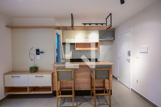 Sala/cozinha de apartamento à venda com 1 quarto, 38m² em Vila Andrade, São Paulo