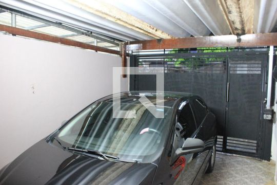 Garagem de casa à venda com 2 quartos, 69m² em Jardim Vila Galvão, Guarulhos