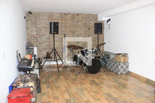Salão de Festas  de casa à venda com 2 quartos, 69m² em Jardim Vila Galvão, Guarulhos