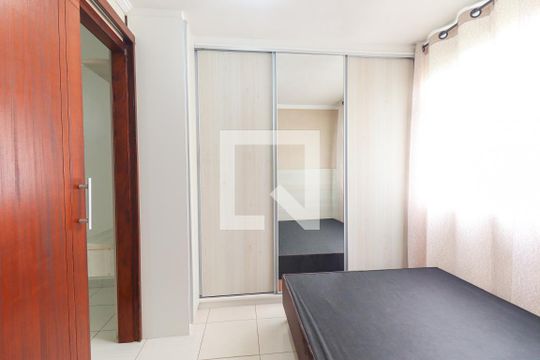 Quarto Suíte de apartamento para alugar com 1 quarto, 25m² em Alto Boqueirão, Curitiba