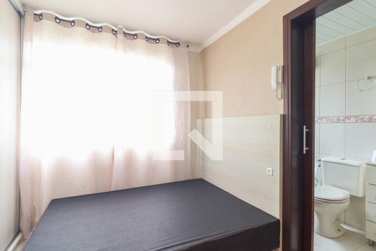 Quarto Suíte de apartamento para alugar com 1 quarto, 25m² em Alto Boqueirão, Curitiba
