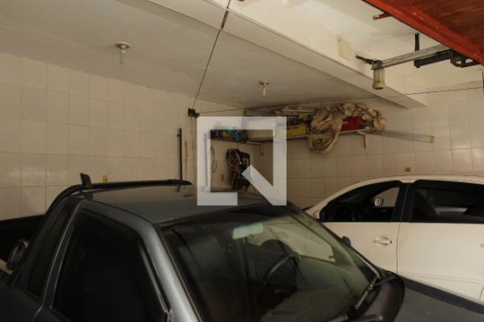 Garagem de casa à venda com 3 quartos, 500m² em Cachambi, Rio de Janeiro