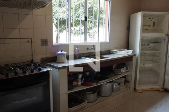 Cozinha de casa à venda com 3 quartos, 980m² em Ermida, Jundiaí
