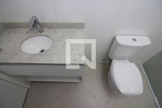 Banheiro Social de apartamento para alugar com 1 quarto, 48m² em Vila Planalto, São Bernardo do Campo
