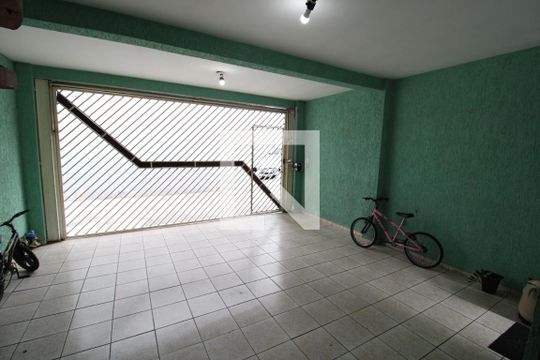 Garagem de casa à venda com 6 quartos, 250m² em Vila Maria Luisa, São Paulo
