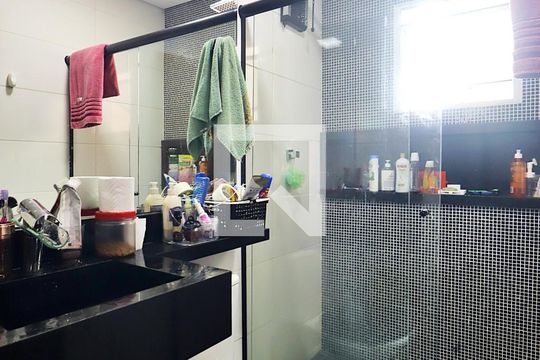 Suíte - Banheiro do Quarto 1 de apartamento à venda com 2 quartos, 129m² em Vila Francisco Matarazzo, Santo André
