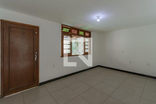 Sala 2 de casa para alugar com 4 quartos, 360m² em São Luiz, Belo Horizonte