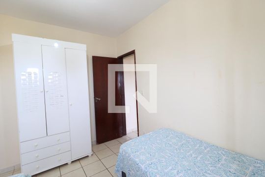 Quarto 2 de apartamento para alugar com 2 quartos, 58m² em Santa Mônica, Uberlândia