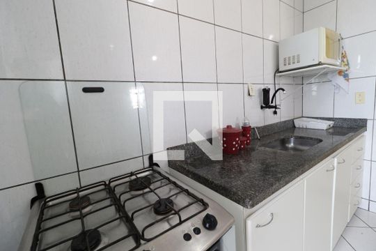 Cozinha de apartamento para alugar com 2 quartos, 58m² em Santa Mônica, Uberlândia