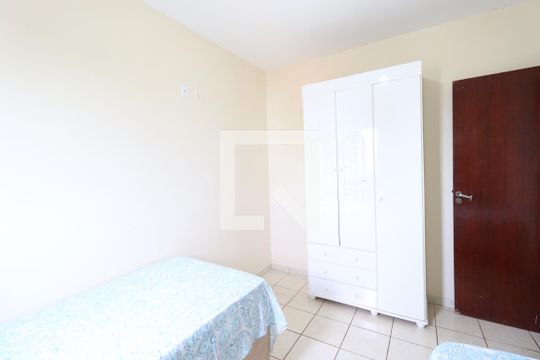 Quarto 2 de apartamento para alugar com 2 quartos, 58m² em Santa Mônica, Uberlândia