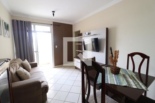Sala de apartamento para alugar com 2 quartos, 58m² em Santa Mônica, Uberlândia