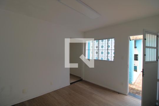 Sala de casa à venda com 1 quarto, 35m² em Jardim Satelite, 