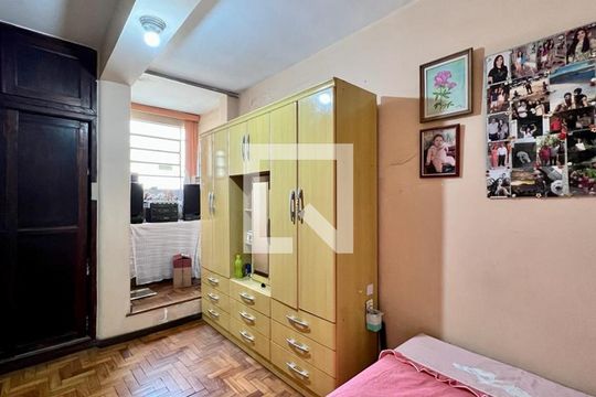 quarto 2 de casa à venda com 4 quartos, 295m² em Jardim America, Belo Horizonte