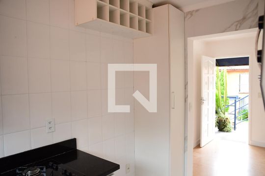 Cozinha de casa de condomínio para alugar com 2 quartos, 50m² em Jardim Torino, Cotia